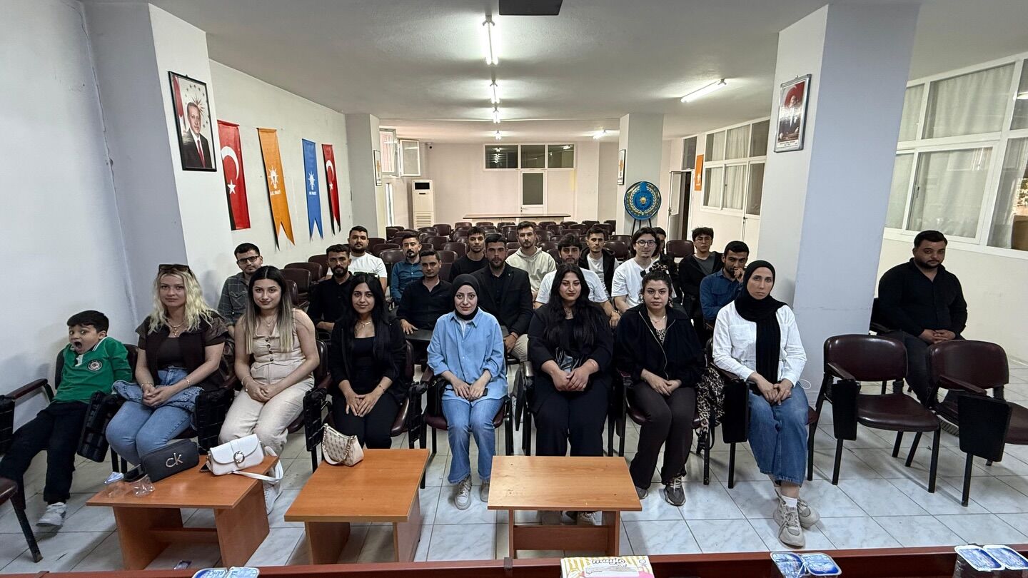 Ak Parti Kadirli Gençlik Toplantı1