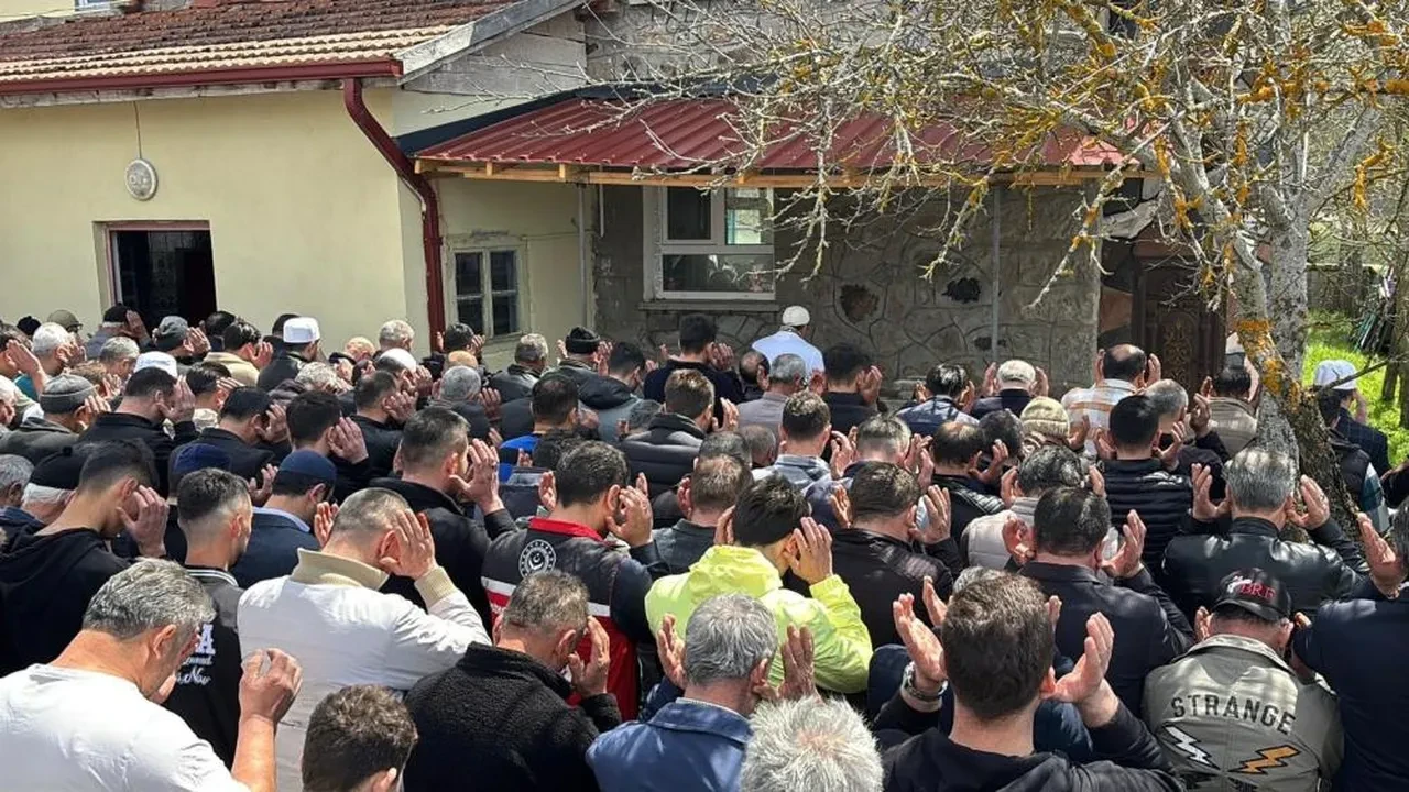 Anne Bebek Katili Cenaze