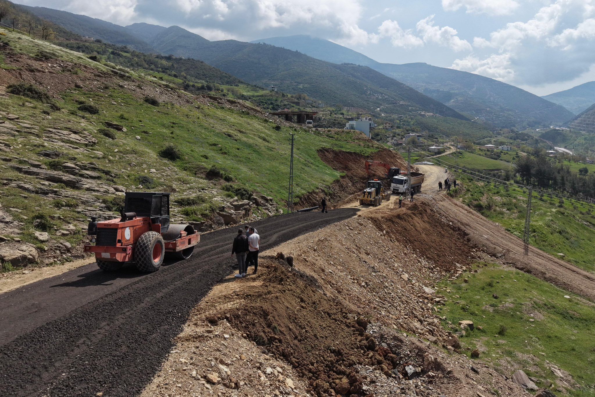 Bahçe’de Yol Sorunu Tarih Oluyor (1)