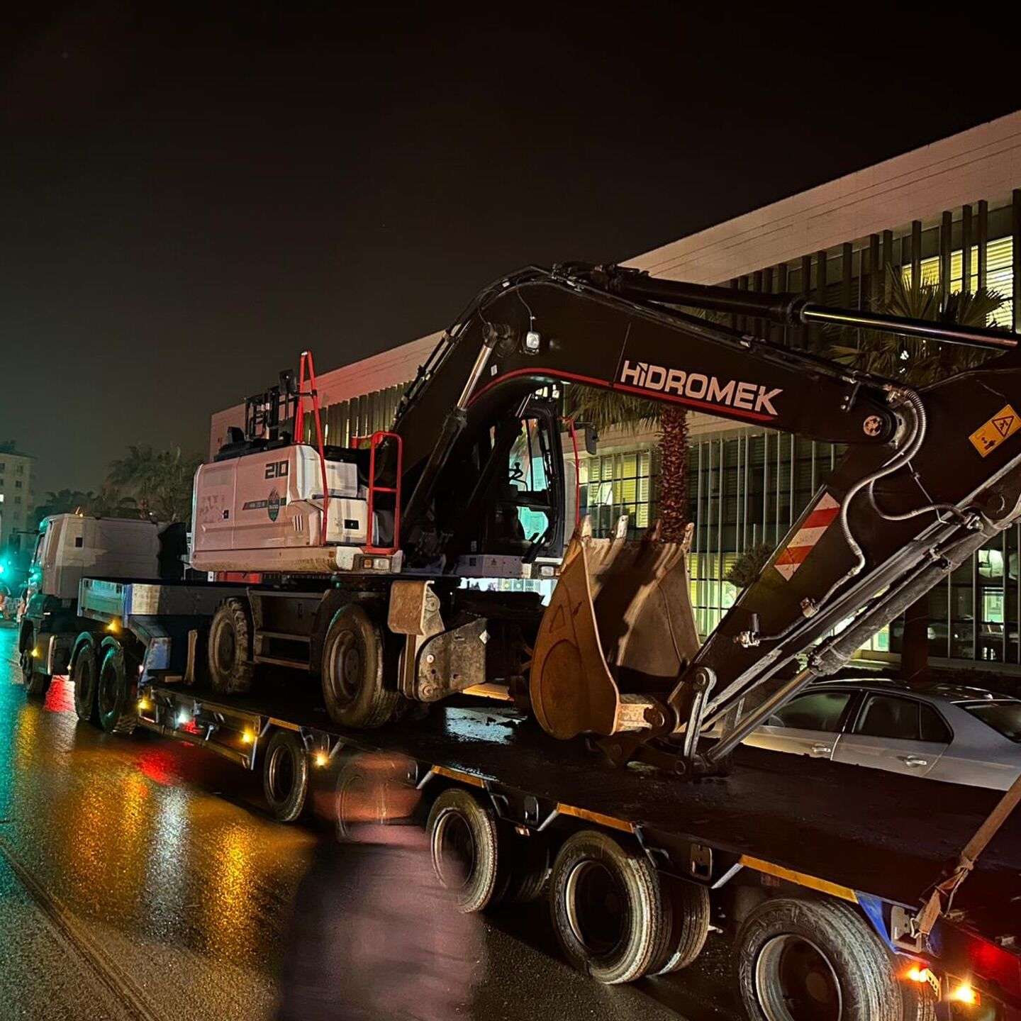 Düziçi Belediyesi Kadirli’ye Yardım Gönderdi (6)