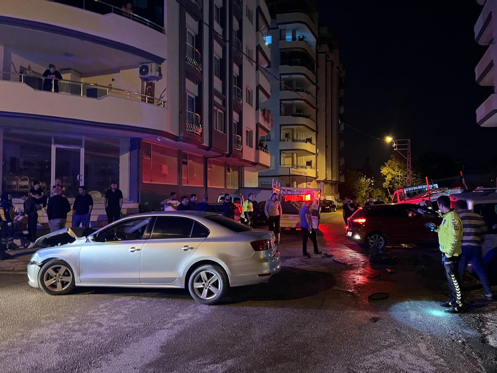 Düziçi’nde Kavşakta Zincirleme Kaza 2 Yaralı (1)