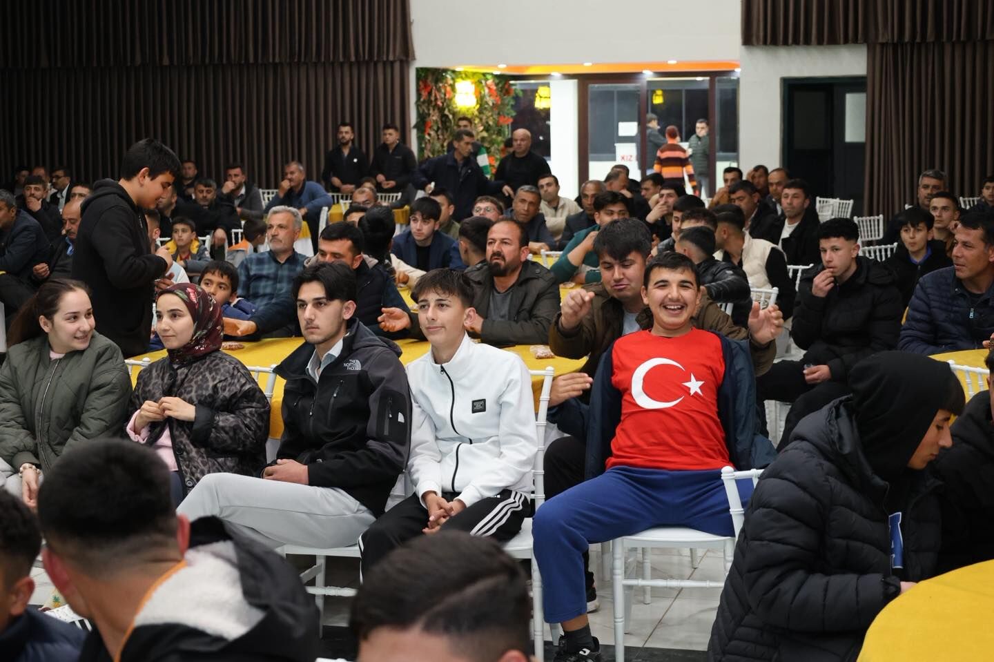 Ellek’te Tarihi Gece Dev Ekranda Milli Coşku (2)