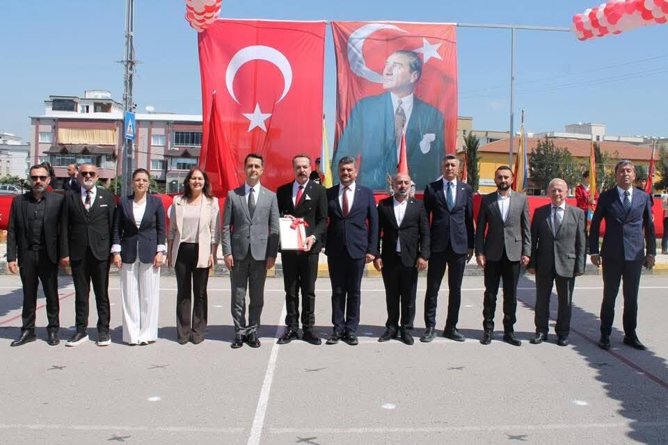 Erzin Belediye Başkanı Ökkeş Elmasoğlu’ndan 23 Nisan Mesajı (4)