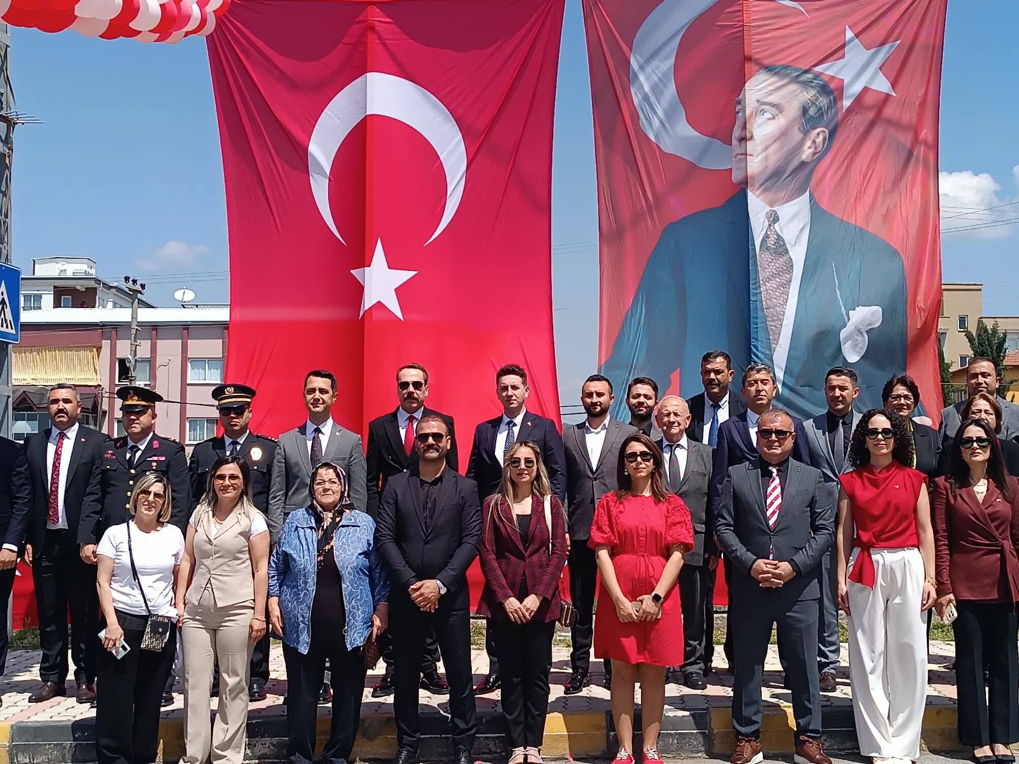 Erzin Belediye Başkanı Ökkeş Elmasoğlu’ndan 23 Nisan Mesajı (5)