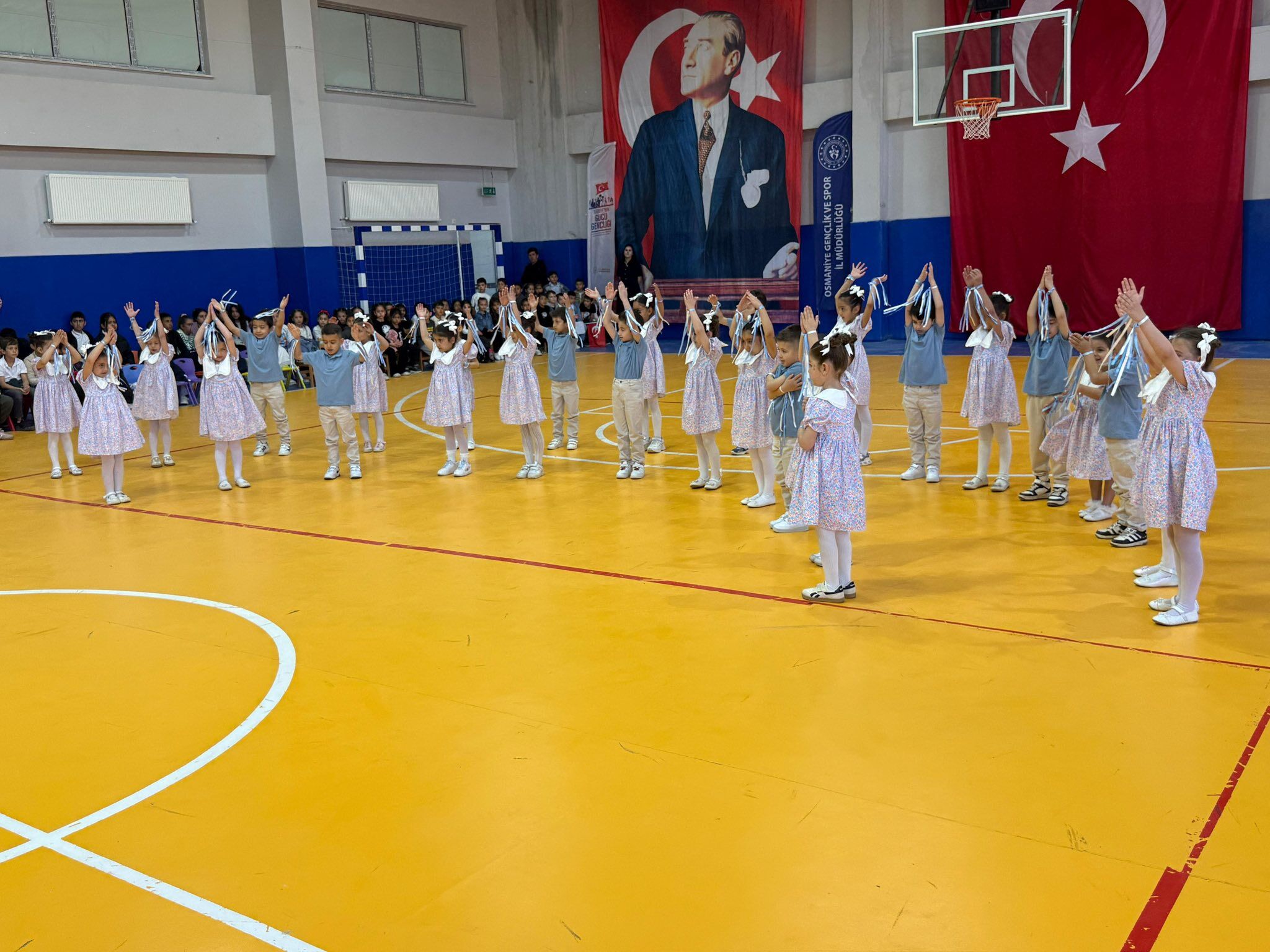 Hasanbeyli’de 23 Nisan Coşkusu Spor Salonuna Sığmadı (4)