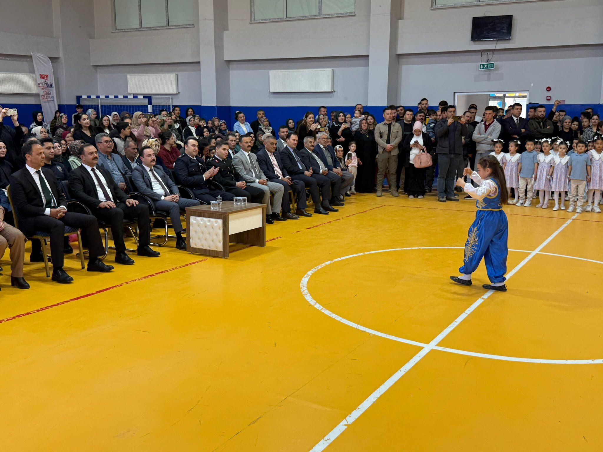 Hasanbeyli’de 23 Nisan Coşkusu Spor Salonuna Sığmadı (6)