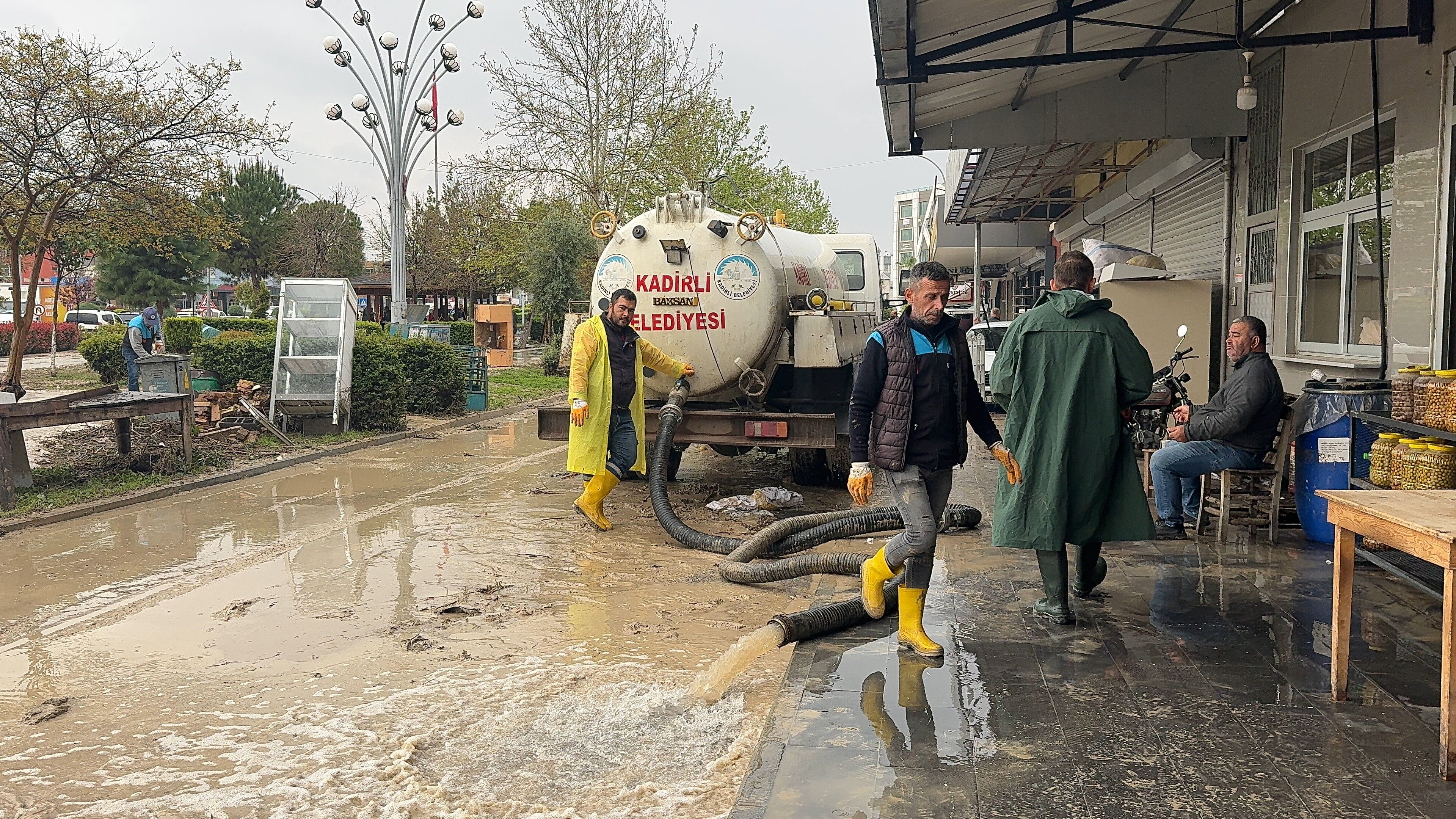 Kadirli Esnafı Selin Yaralarını Sarmaya Başladı (1)