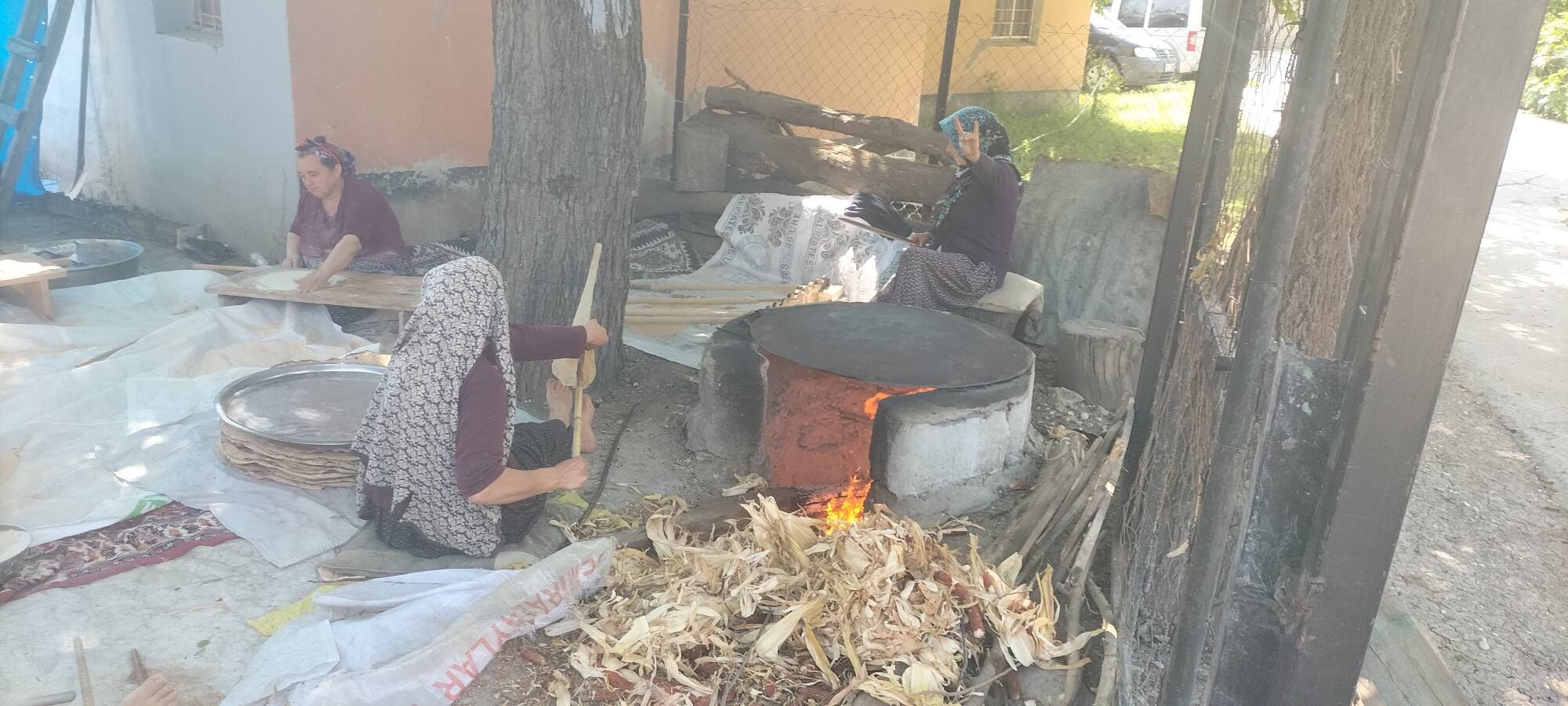 Kadirli Kumbet’te İmece Ruhu Ocakbaşında Yufka Ekmek Ve Sohbet (3)