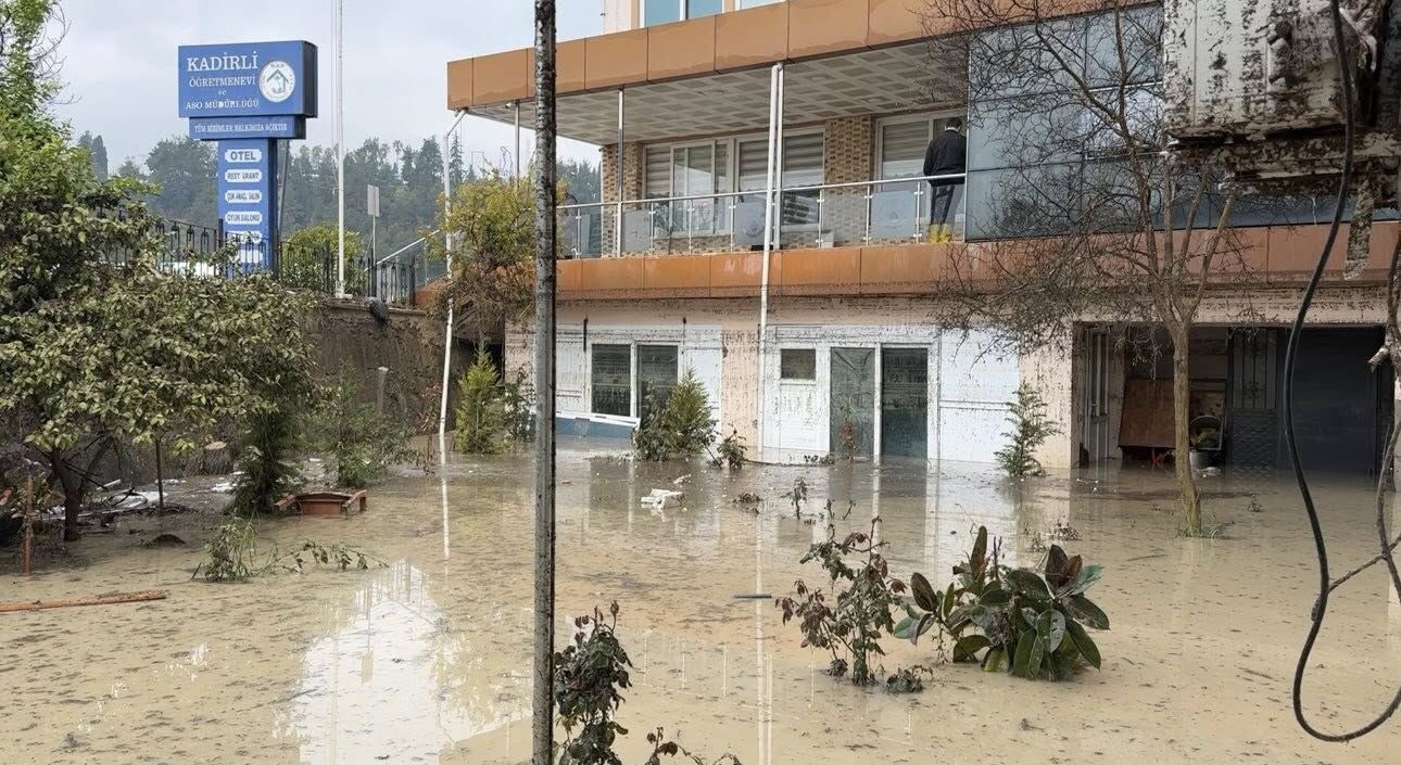 Kadirli’de Öğretmenevini Sel Vurdu (8)