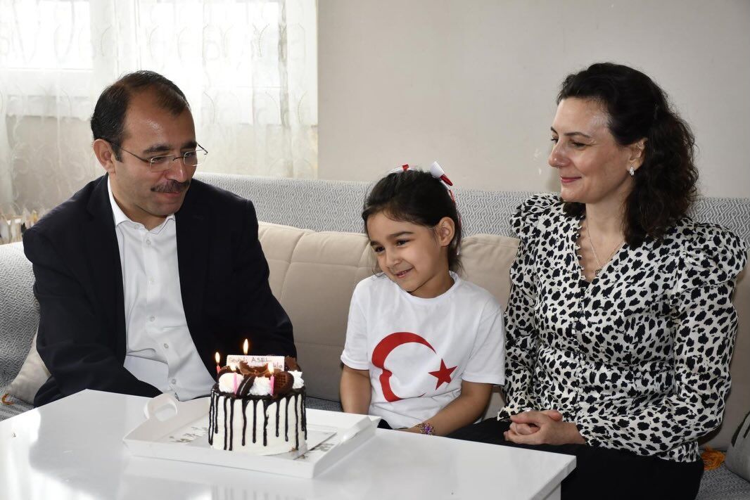 Kadirli'li Asel’e Anlamlı Doğum Günü (1)