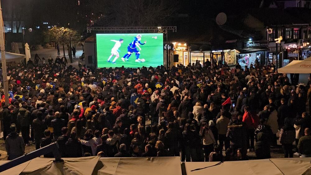 Kosova’da Tarihi Gece Priştine’de Stadyum, Prizren’de Meydan Doldu (2)