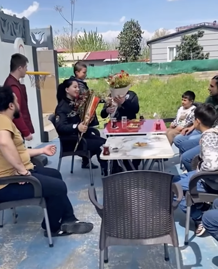 Osmaniye’de Özel Çocuklardan Kutlama