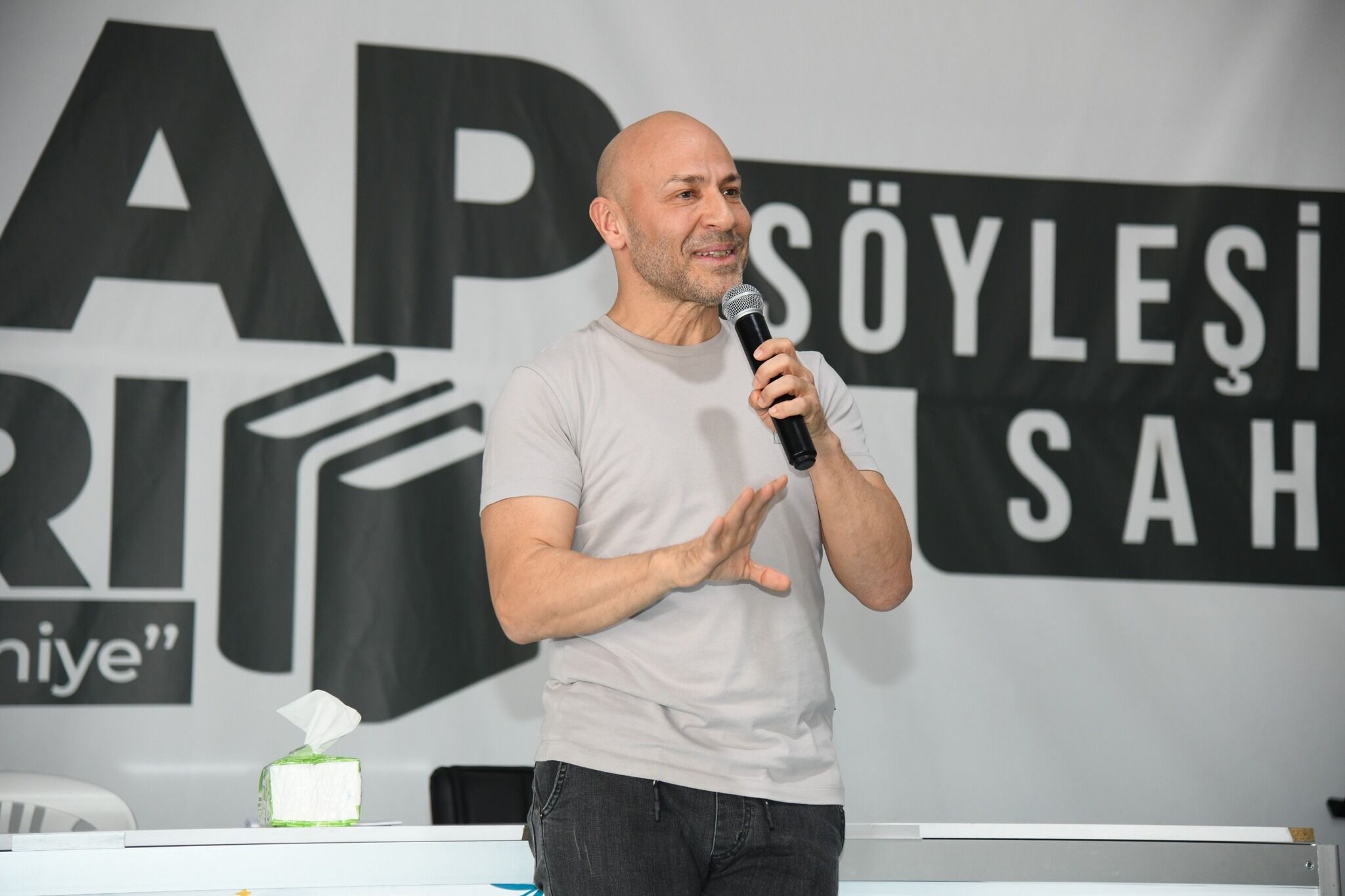 Tazeoğlu Okurlarla Buluştu (1)