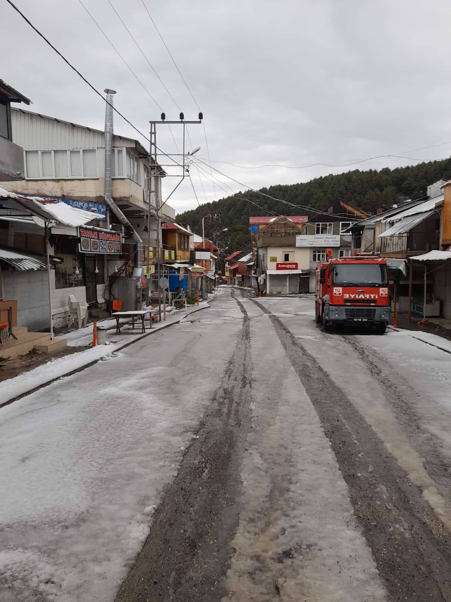 Zorkun’da Ni̇san Sürpri̇zi̇ Yayla Beyaza Büründü! (5)