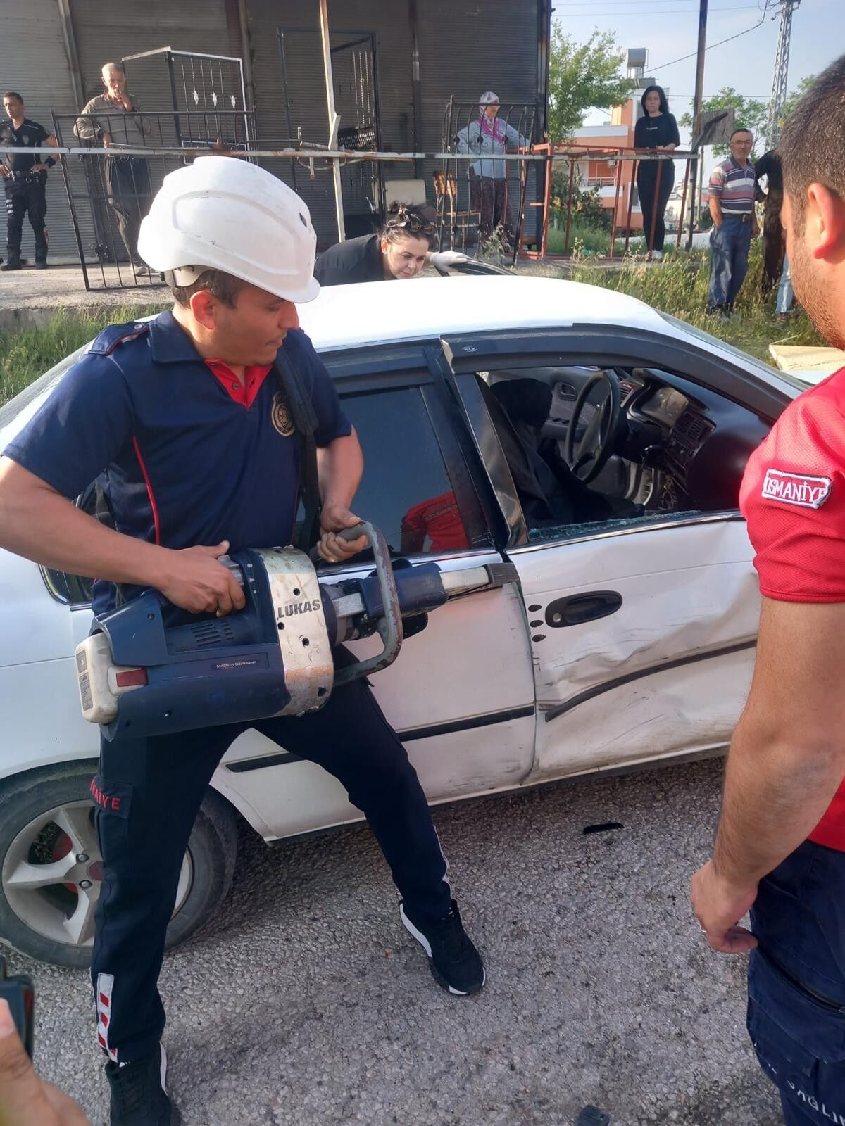 Andırın Yolunda Korkutan Kaza Araçta Sıkıştı (3)