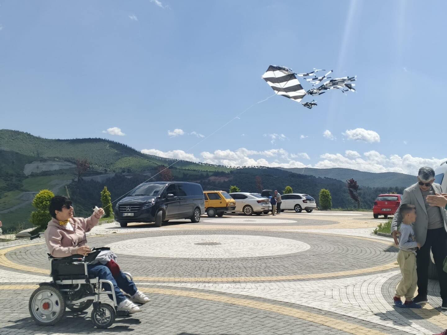 Bahçe Uçurtma Engelli Etkinlik