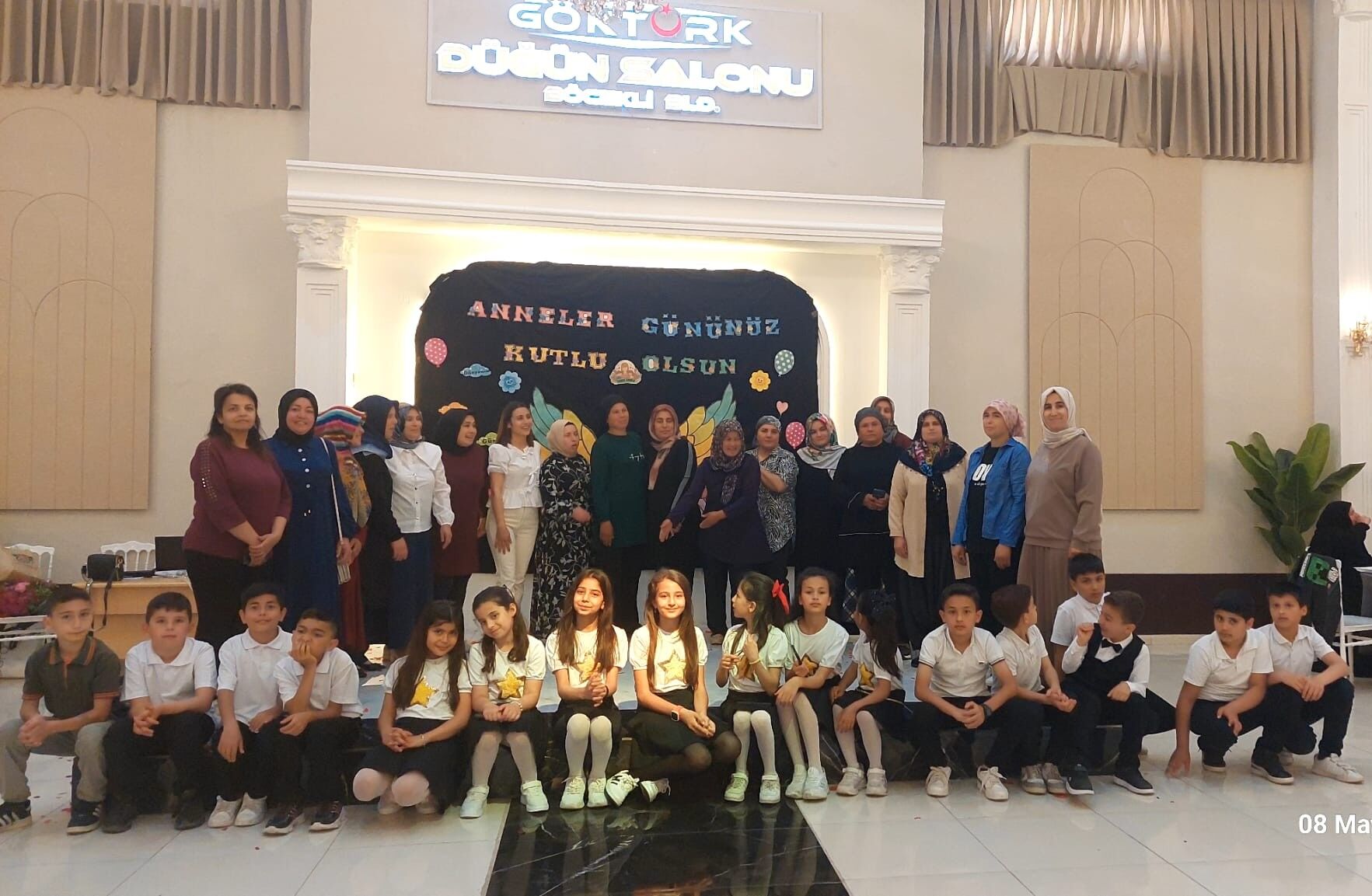 Böcekli'de 110 Öğrencili Anneler Günü Sürprizi Duygulandırdı (5)