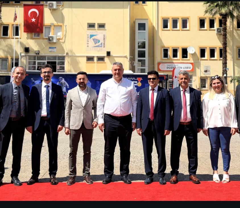 Düziçi’nde Bilim Fuarı Gençleri Parlatıyor7