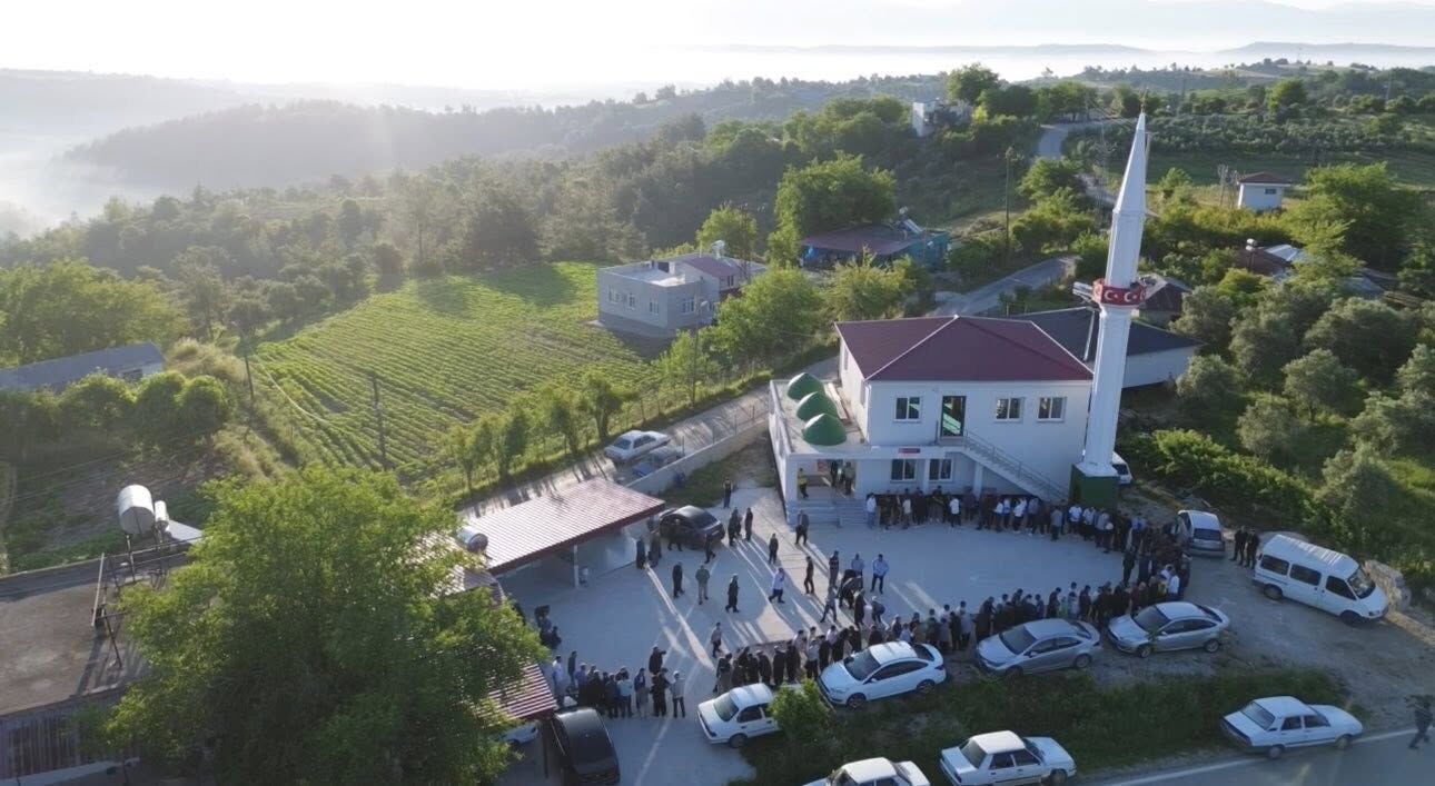 Kadirli’de Bayram Sevinci Camiler Doldu (2)