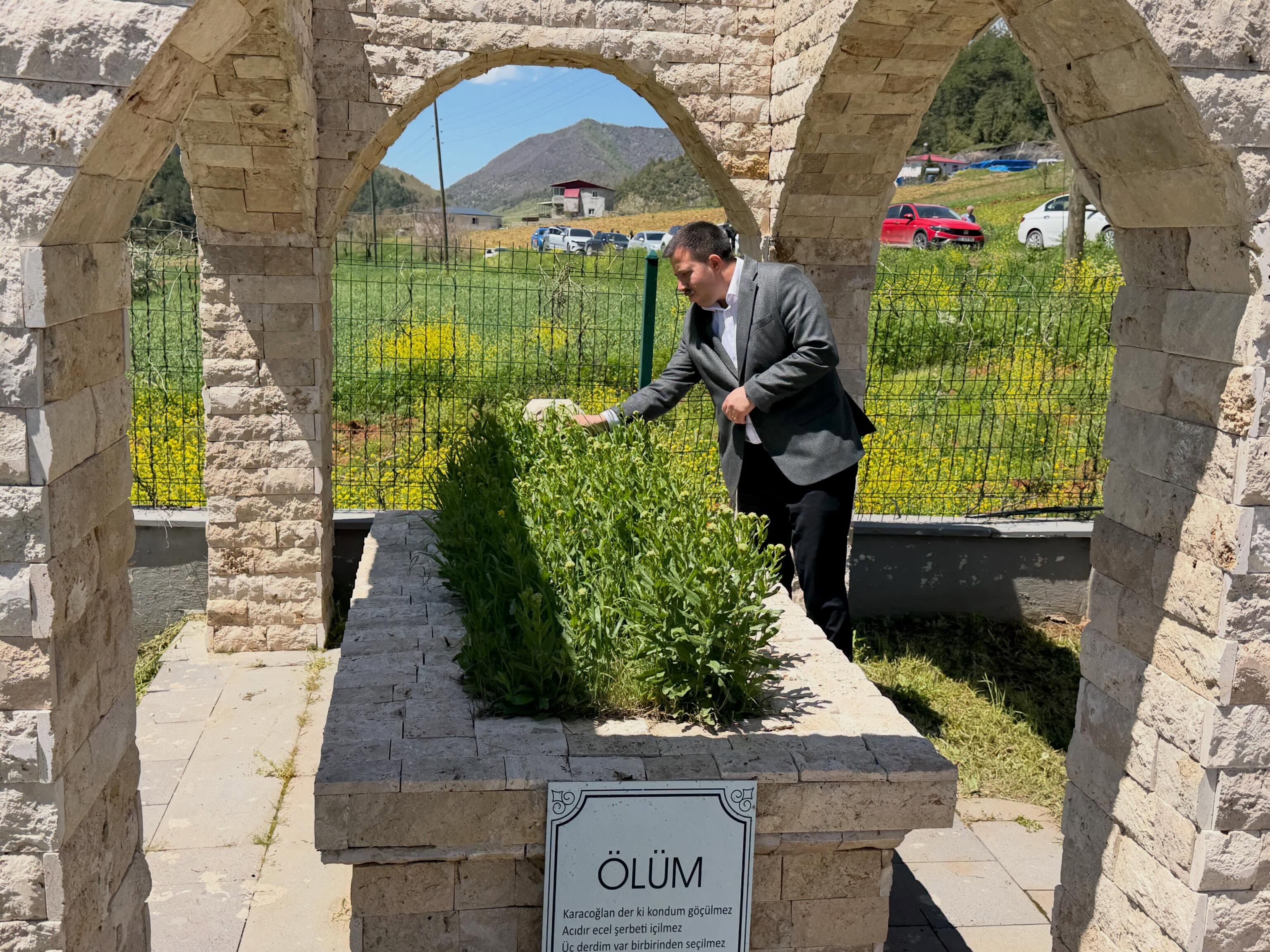 Karacaoğlan Hatıra Ormanı’nda Fidan Dikildi (2)
