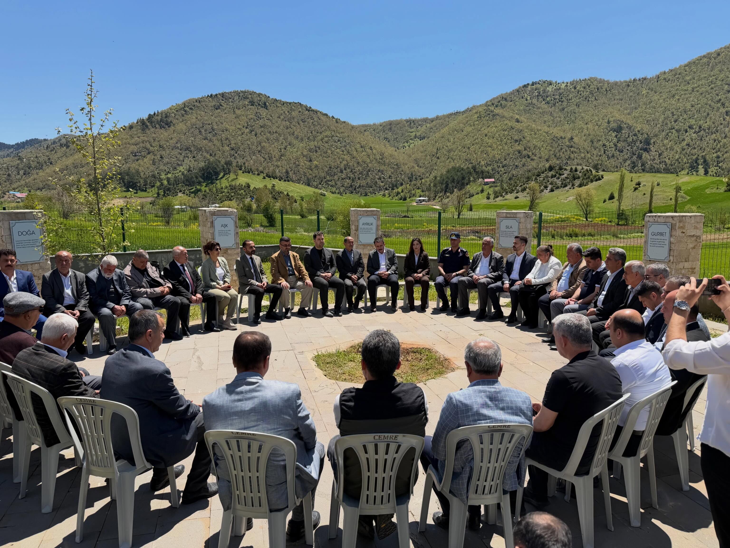 Karacaoğlan Hatıra Ormanı’nda Fidan Dikildi (3)