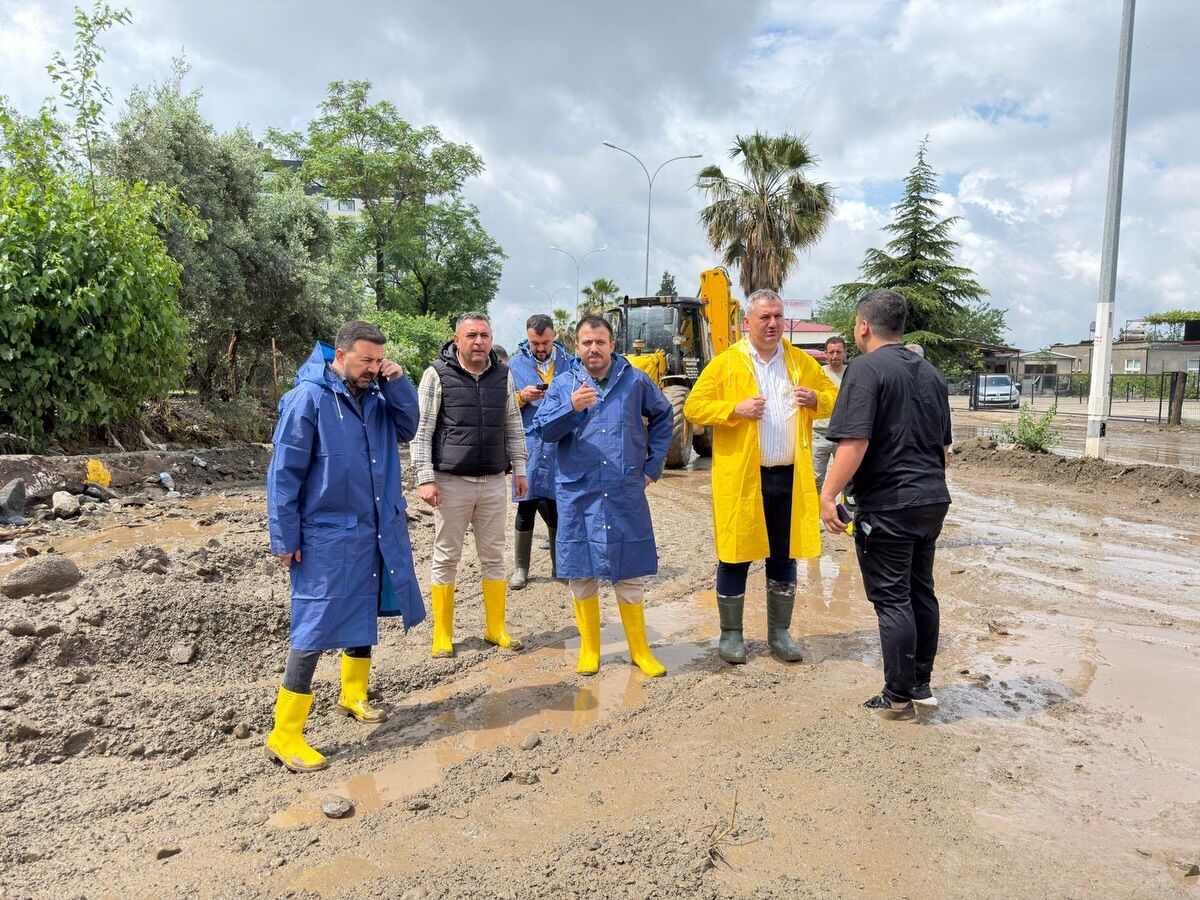 Kararmaz Sel Bölgesinde İncelemelerde Bulundu (2)
