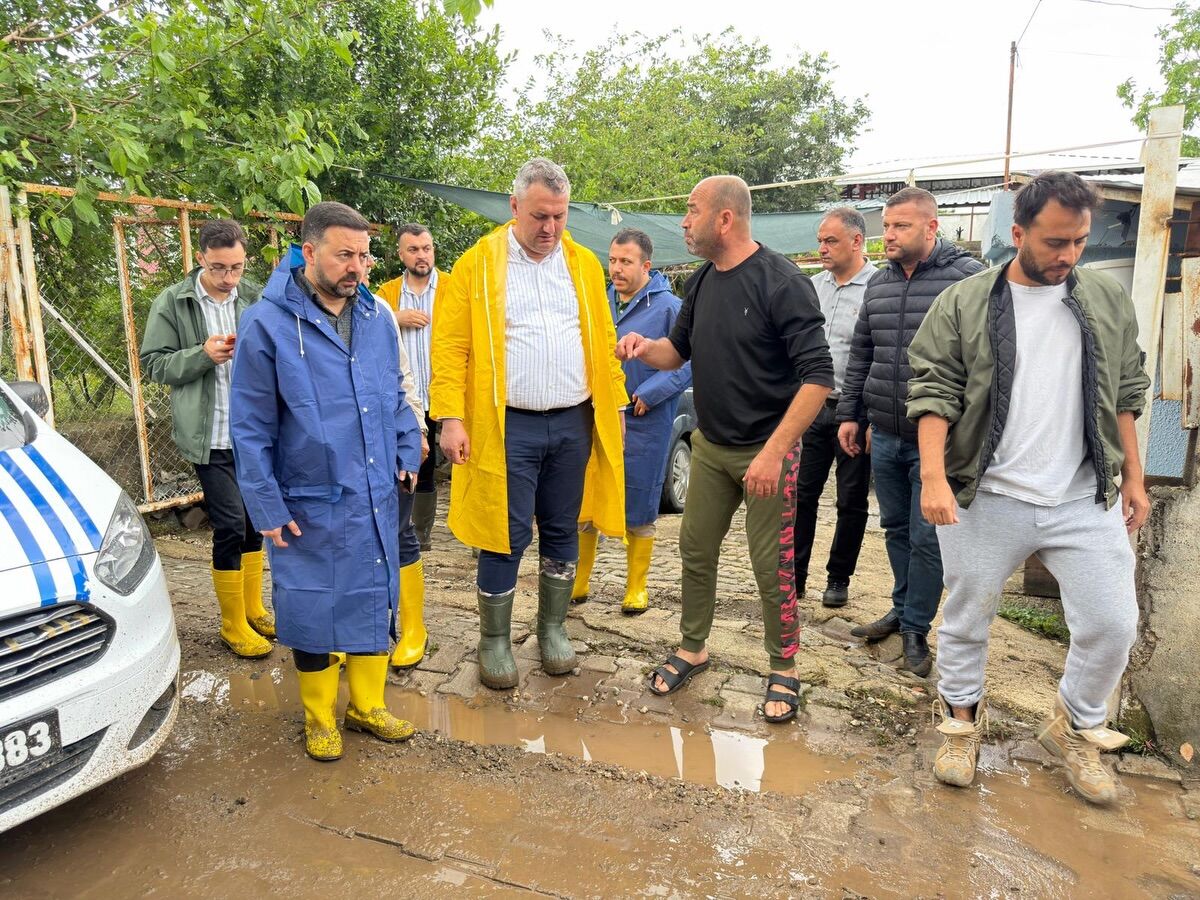 Kararmaz Sel Bölgesinde İncelemelerde Bulundu (3)
