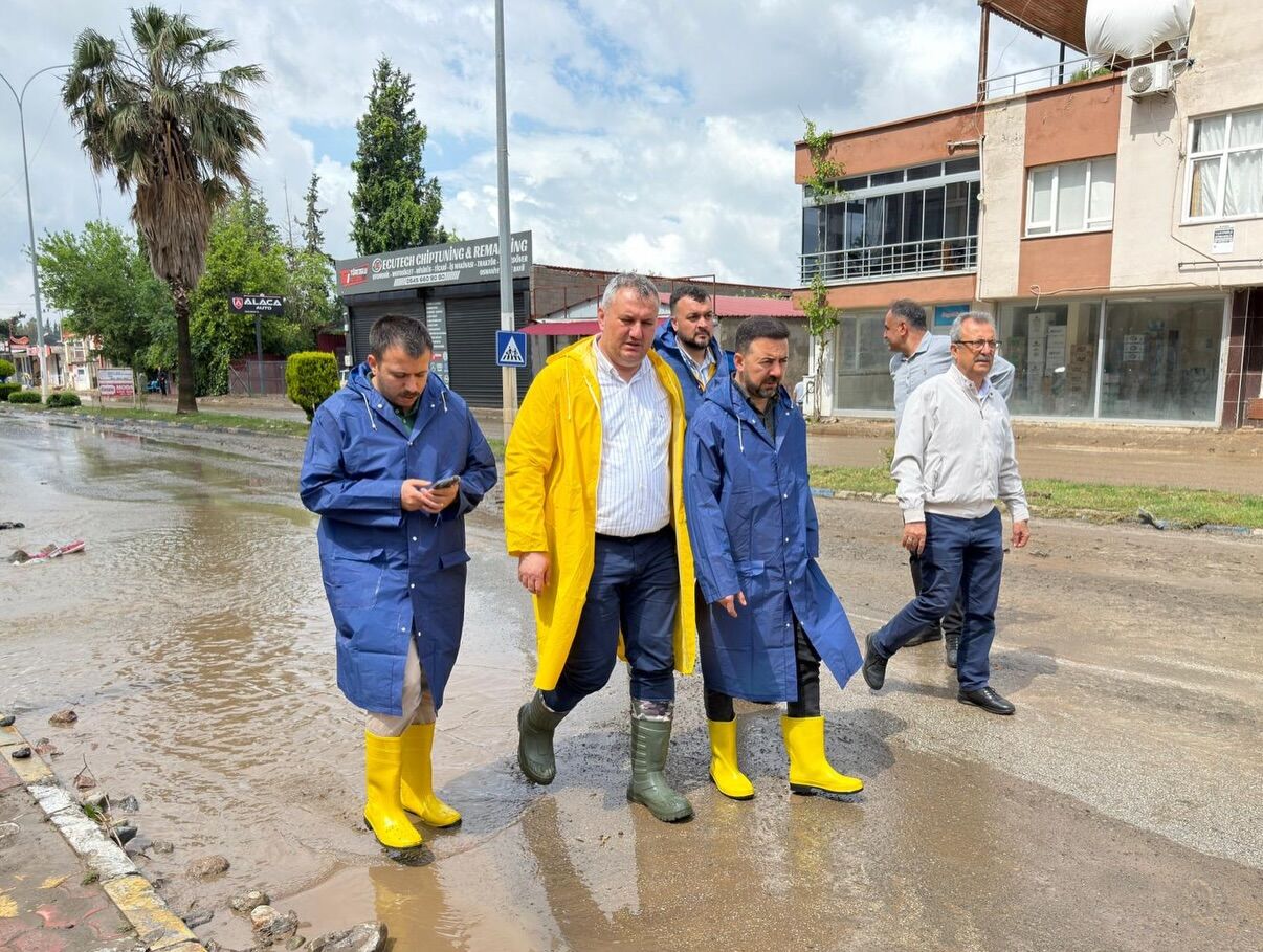 Kararmaz Sel Bölgesinde İncelemelerde Bulundu (4)