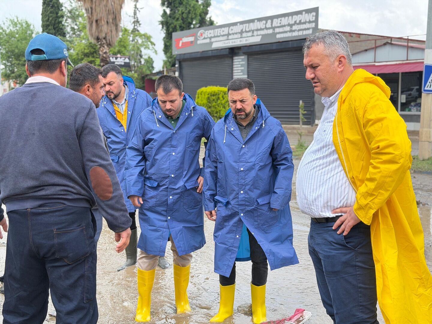 Kararmaz Sel Bölgesinde İncelemelerde Bulundu (7)