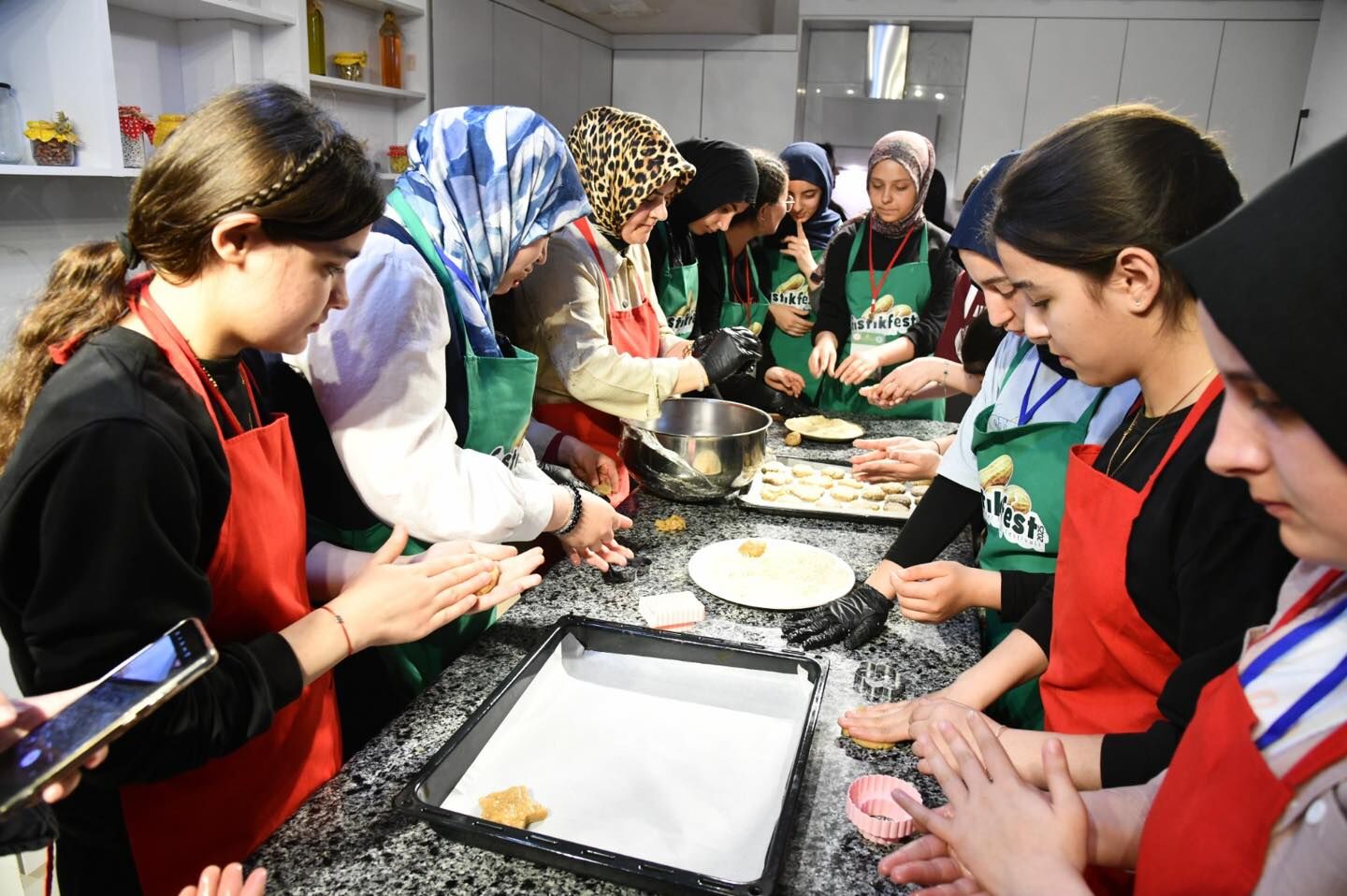 Malatyalı Öğrenciler Osmaniye’de Kömbe Yaptı (7)
