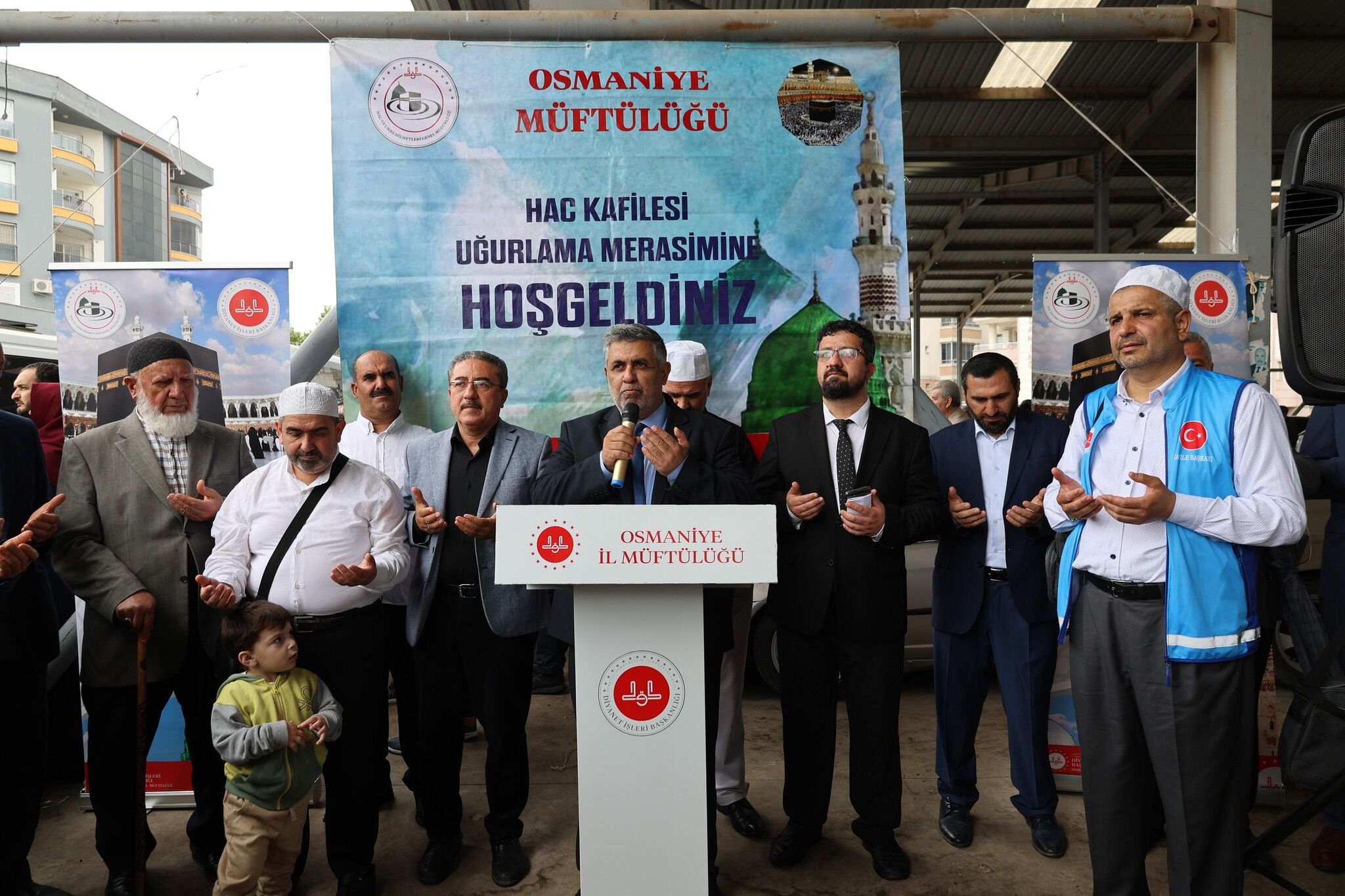 Osmaniye’de Hacılar Dualarla Uğurlandı7