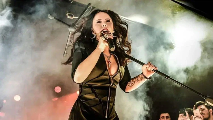 Sebnem Ferah1