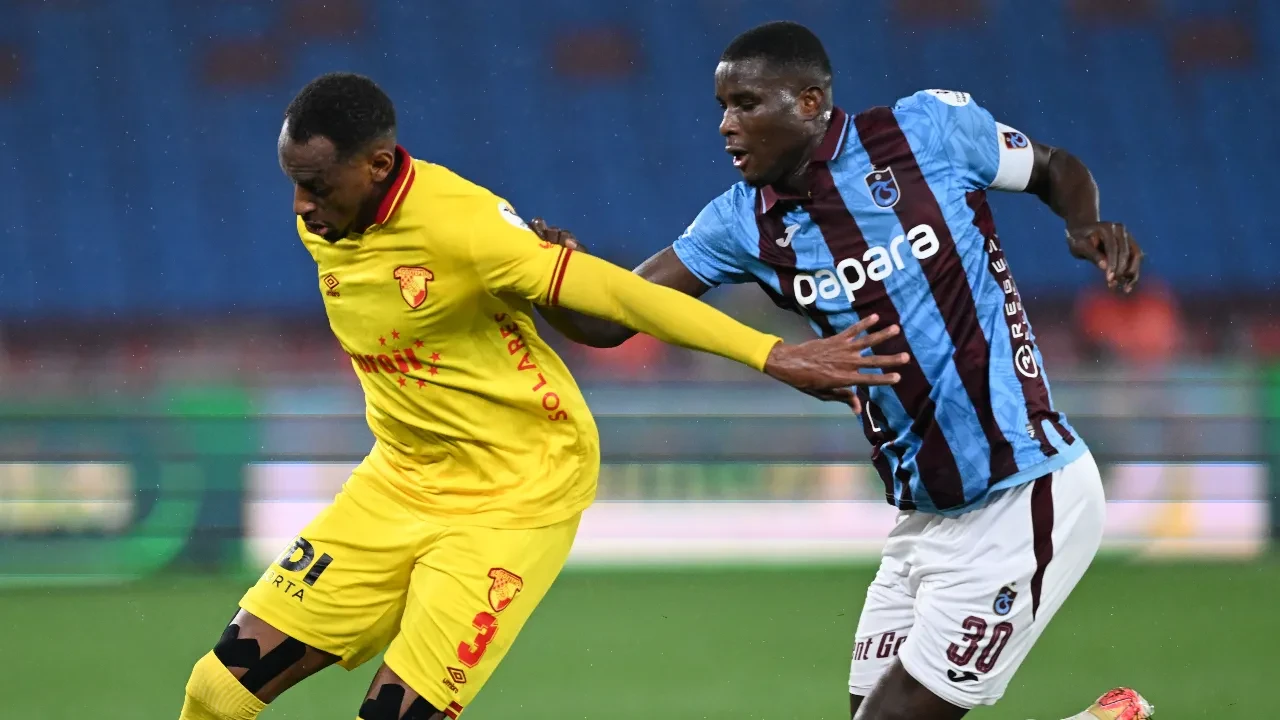 Trabzonspor 10 Kişiyle Son Dakikada Puan Aldı (1)