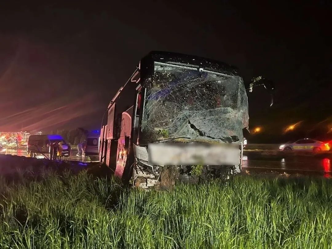 Uşak İzmir Yolunda Zincirleme Kazada 4 Ölü (2)
