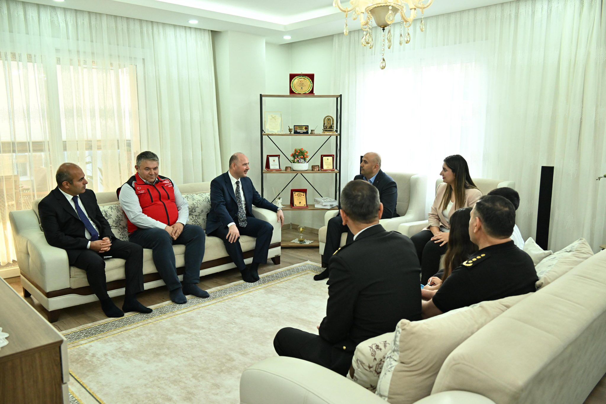 Vali Serdengeçti’den Gazi Ailesine Bayram Ziyareti (2)