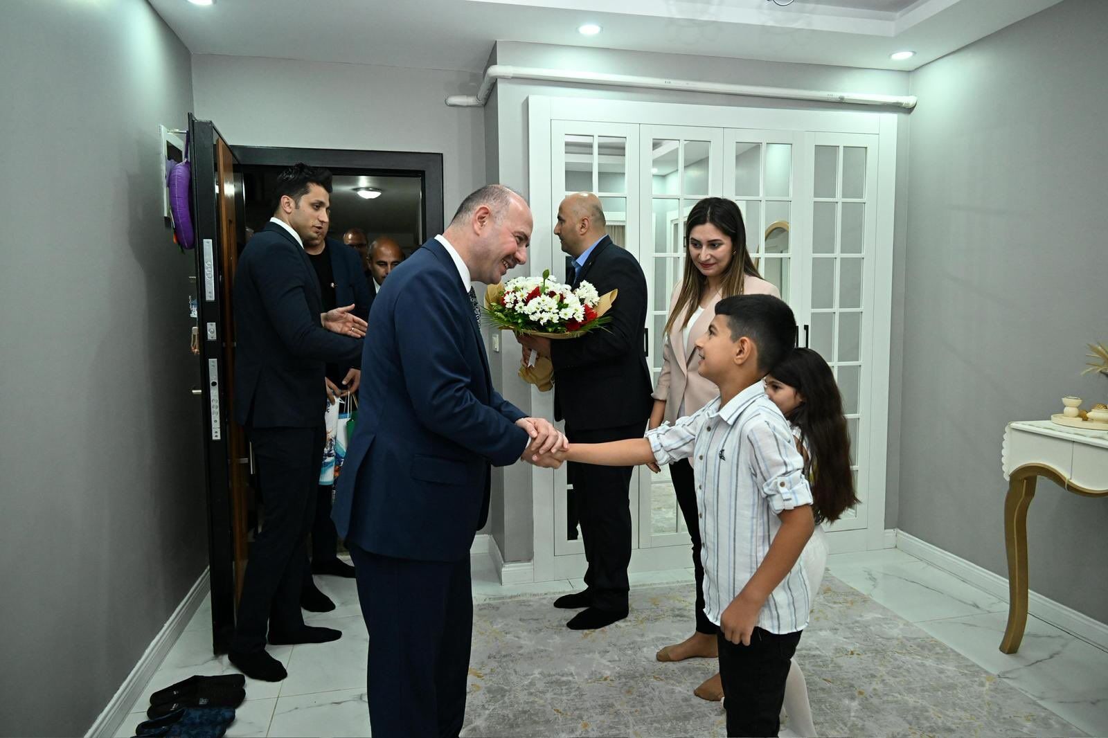 Vali Serdengeçti’den Gazi Ailesine Bayram Ziyareti (4)