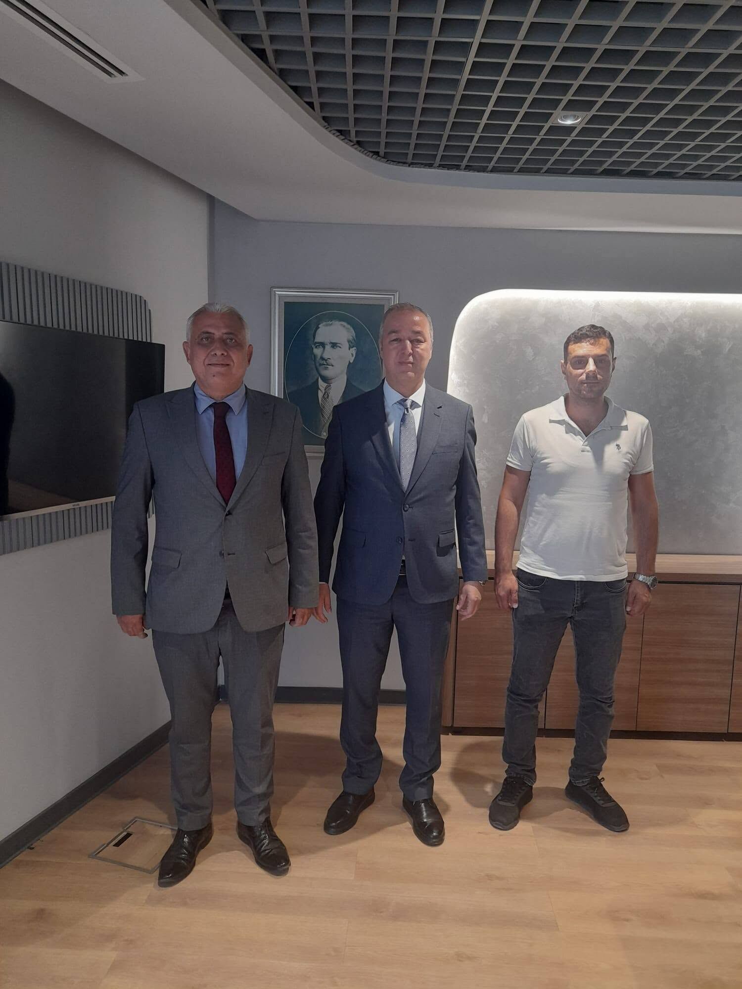 Adem Yücel Üniversite Çalışanlarını Gündeme Taşıdı3
