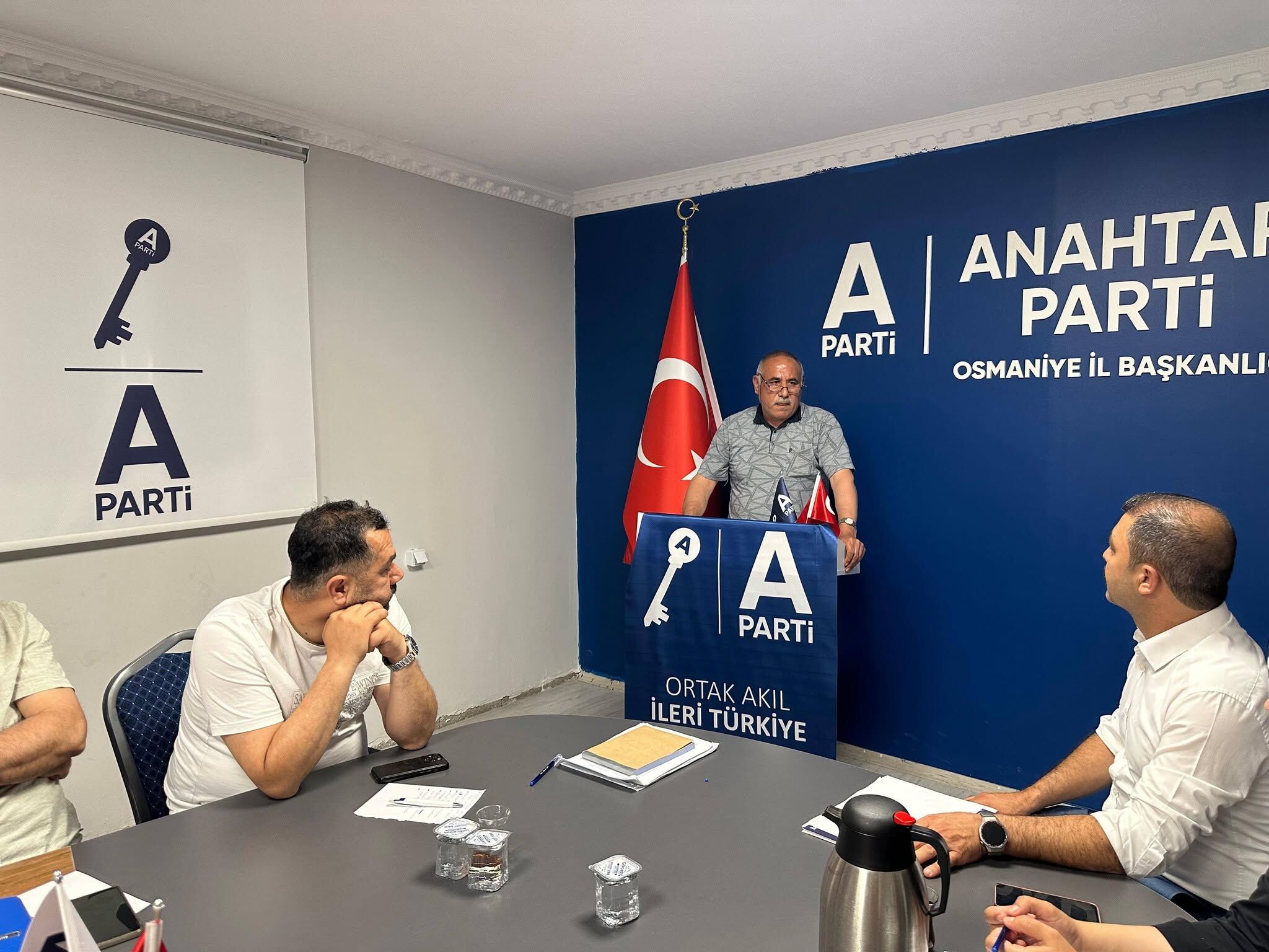 Anahtar Parti Osmaniye Teşkilatı Haftalık Toplantısını Gerçekleştirdi (5)