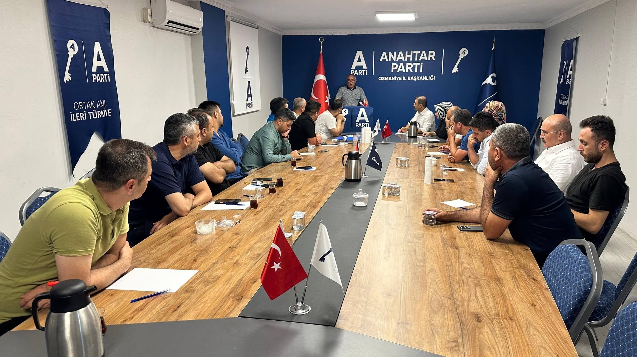 Anahtar Parti Osmaniye Teşkilatı Haftalık Toplantısını Gerçekleştirdi (6)