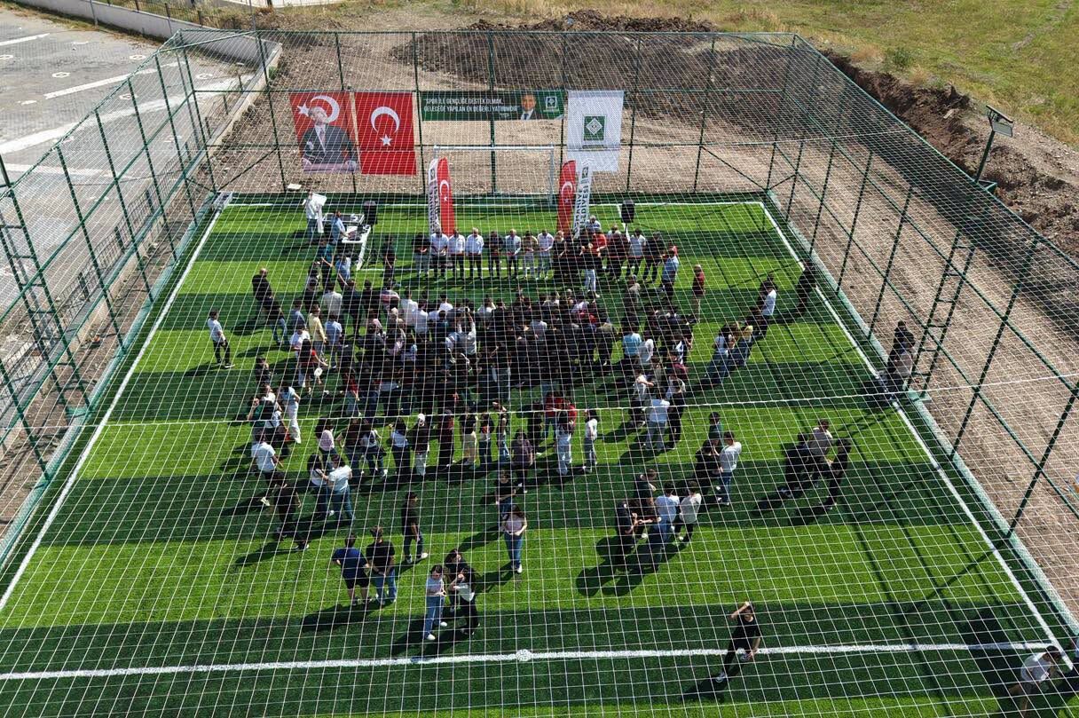 Başkan Çenet'ten Karne Gününde Anlamlı Spor Hediyesi (5)