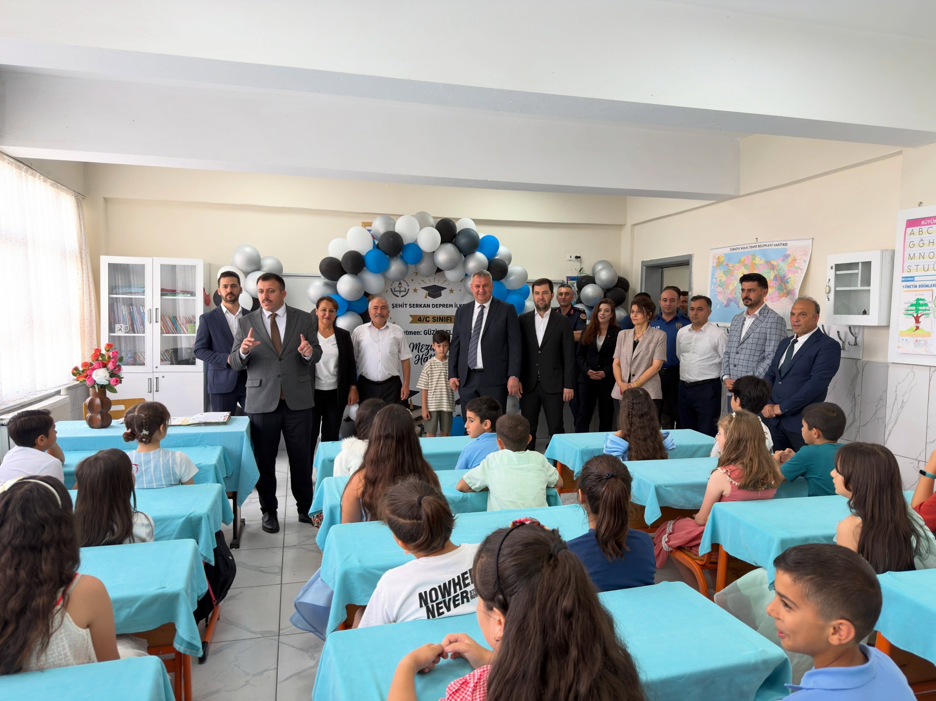 Başkan İba, Öğrencilerin Karne Sevincine Ortak Oldu (4)