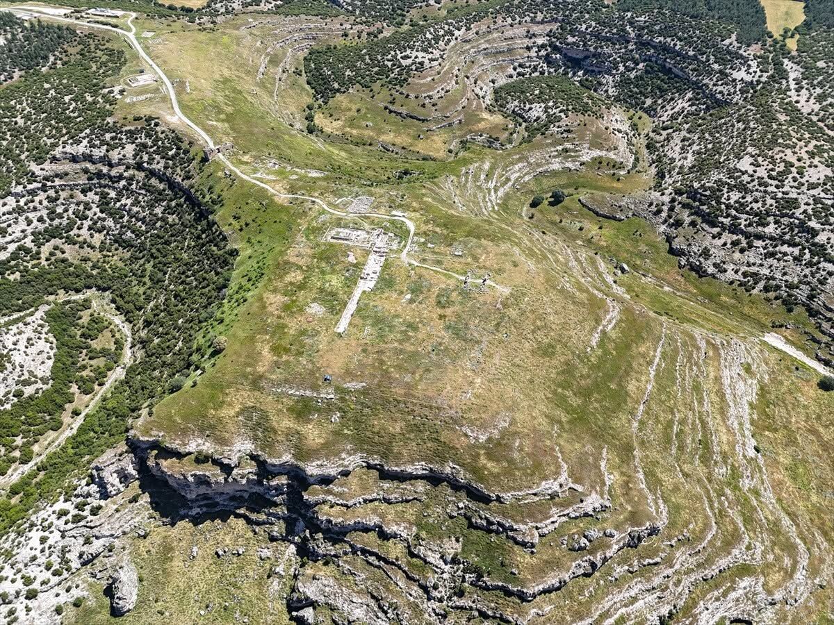 Blaundos’ta Kutsal Alan Gün Yüzüne Çıkarılıyor5