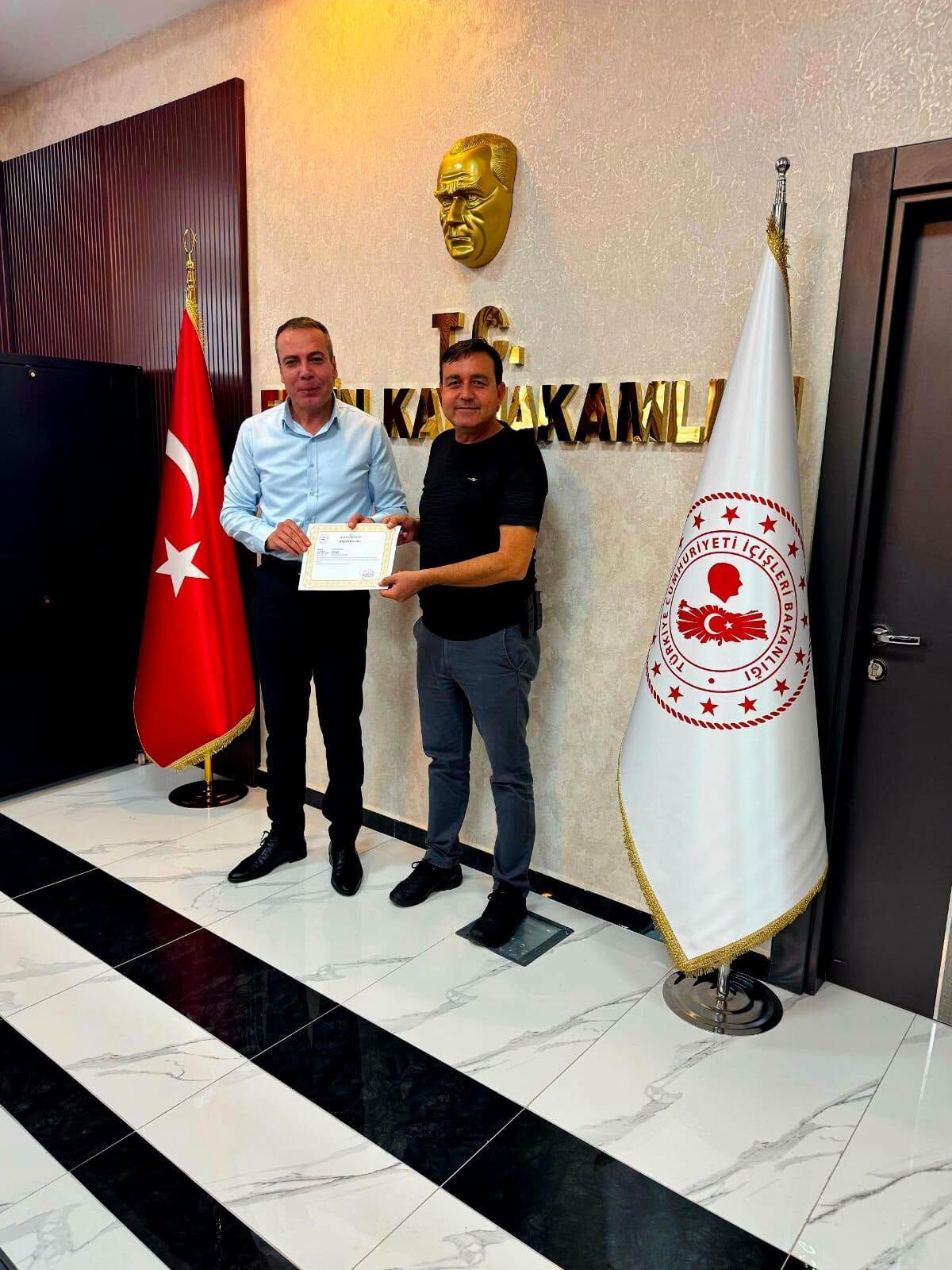 Erzin Kaymakamı Onur Özaydın Personelle Veda Etti2