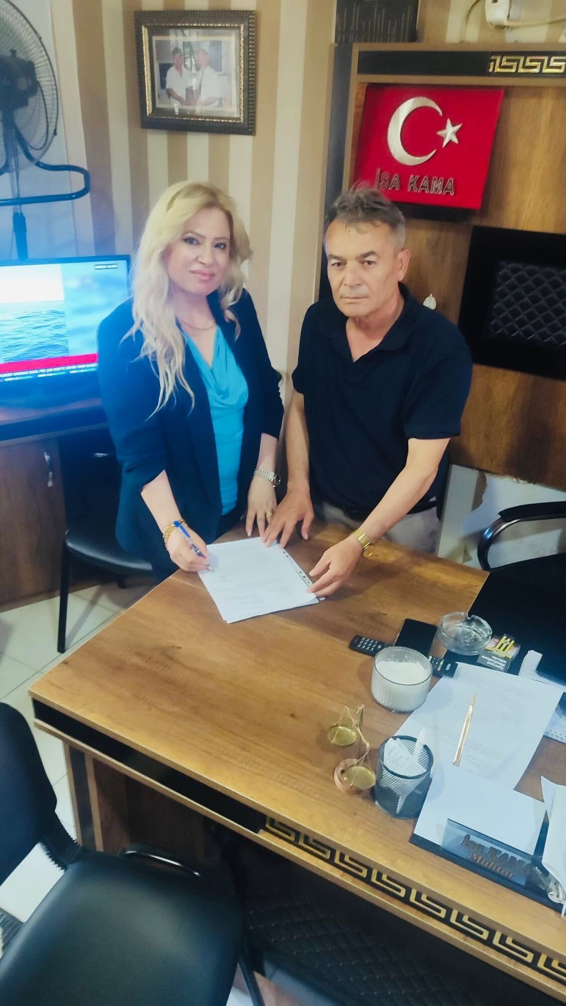 Esenevler Muhtarı Gülay Ersoy Rozetini Taktı (1)