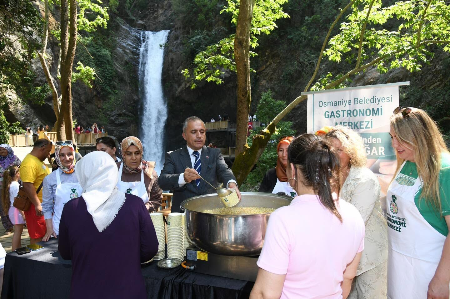 İbrahim Çenet Aşure Programında Vatandaşlarla Buluştu2