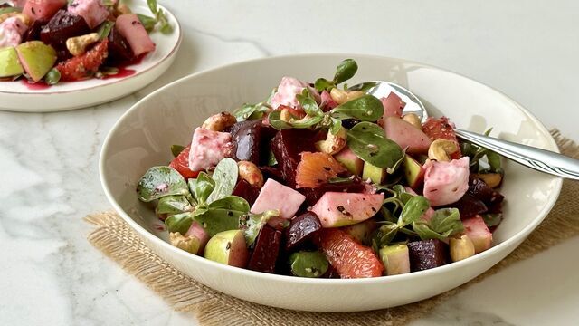 İstanbul’da Yaz Sofralarına Sağlıklı Salata Önerisi1
