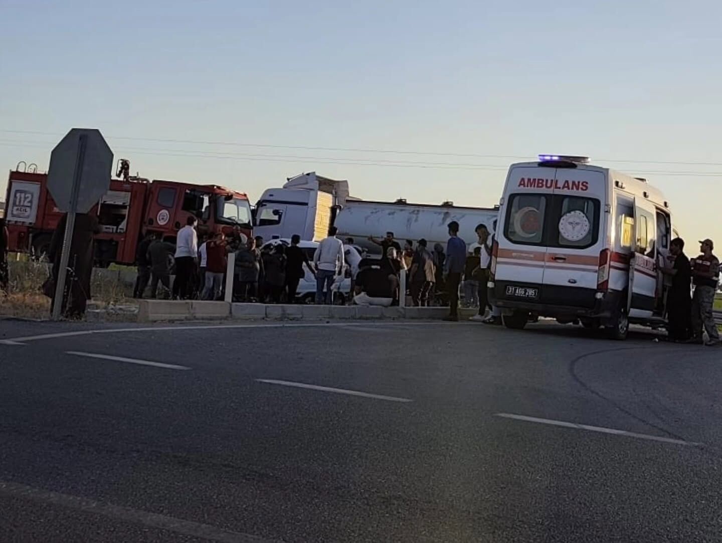 Kumlu Batıayrancı’da Tır Kazası 4 Kişi Yaralandı3