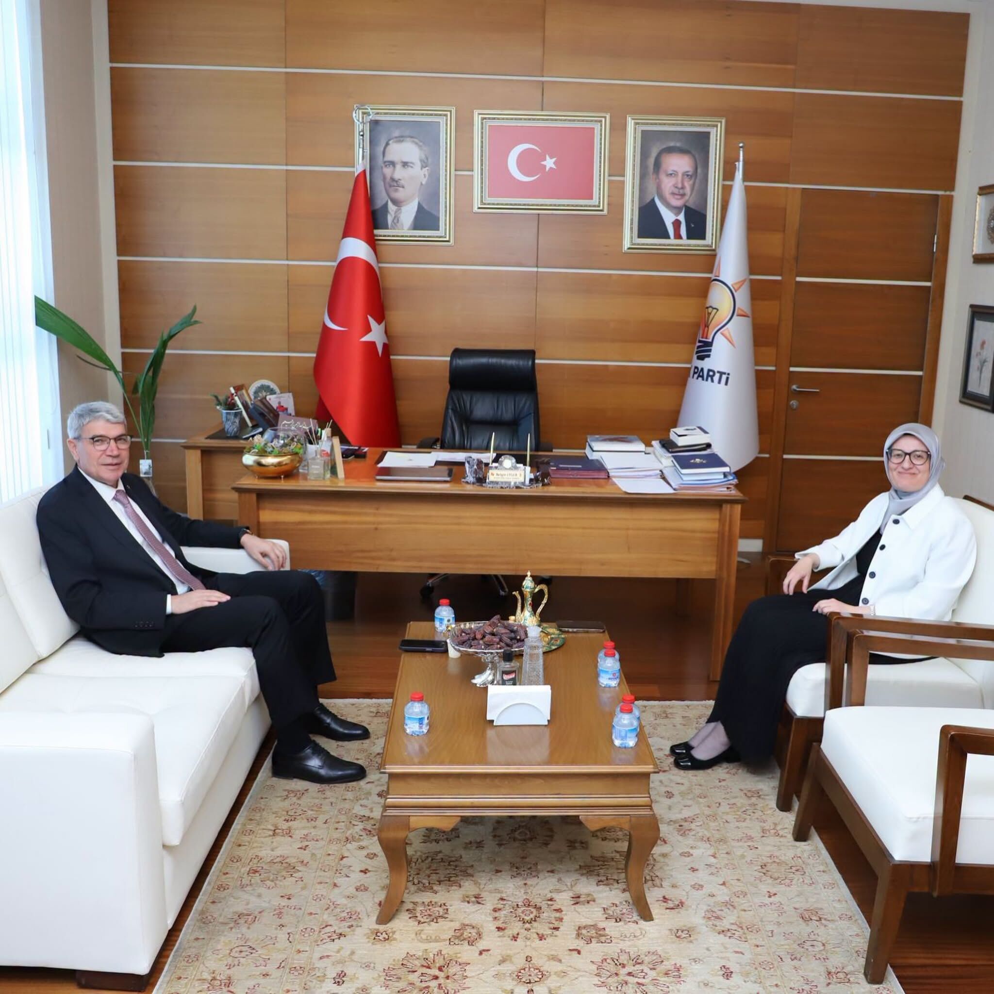 Milletvekili Gülsoy’dan Belgin Uygur’a Hac Ziyareti2