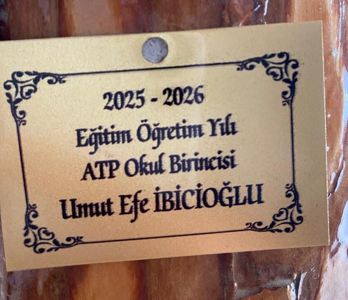 Okul Birincisi Umut Efe İbicioğlu Altınla Ödüllendirildi (2)