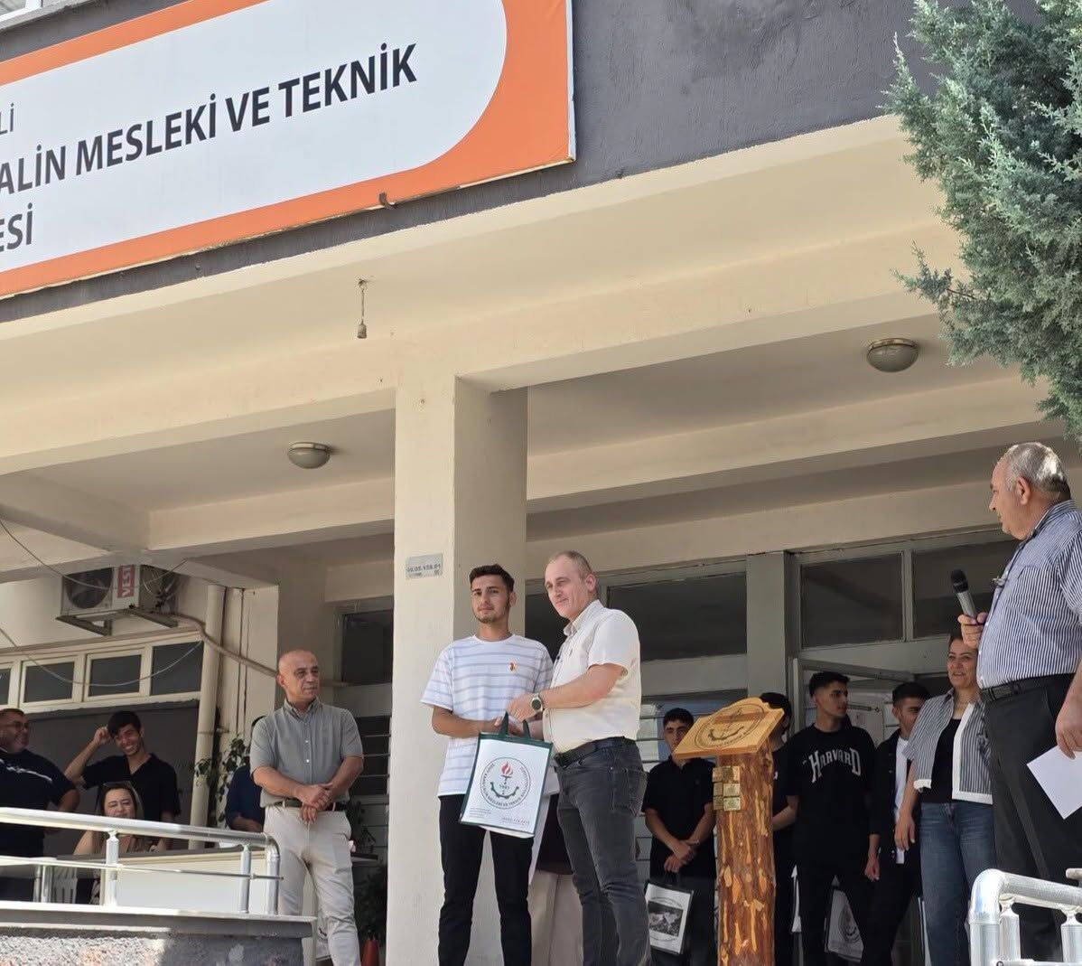 Okul Birincisi Umut Efe İbicioğlu Altınla Ödüllendirildi (3)